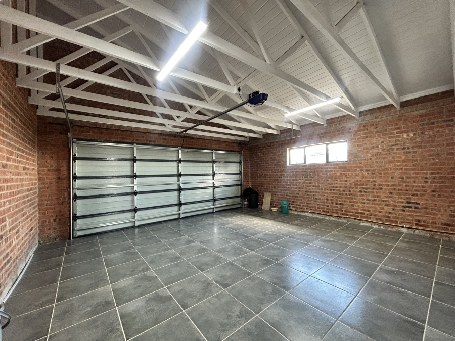 3 Bedroom Property for Sale in Paradise Beach Eastern Cape